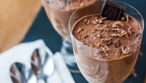 RECEPT ZA NAJJEDNOSTAVNIJI ČOKOLADNI MUS: Sprema se za manje od 15 minuta RECEPT ZA NAJJEDNOSTAVNIJI ČOKOLADNI MUS: Sprema se za manje od 15 minuta