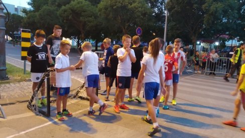 ZBOG TROPSKIH TEMPERATURA: Odložen početak „Sportskog leta“ u Paraćinu ZBOG TROPSKIH TEMPERATURA: Odložen početak „Sportskog leta“ u Paraćinu