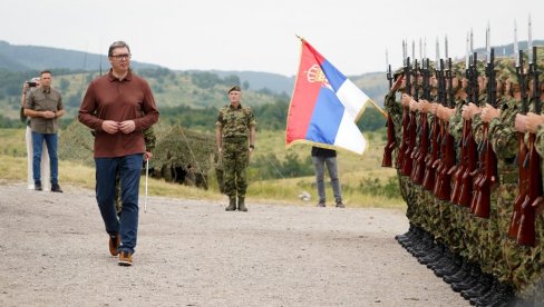 KORAČAJUĆI STOPAMA JUNAKA, ČUVATE TRADICIJU Predsednik Vučić čestitao Dan Kopnene vojske