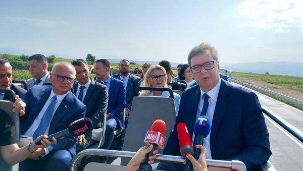 ВУЧИЋ О САРАЈЕВСКИМ МЕДИЈИМА: Ја сам за 10 година два пута више ауто-пута изградио, него они у БиХ за 78 година ВУЧИЋ О САРАЈЕВСКИМ МЕДИЈИМА: Ја сам за 10 година два пута више ауто-пута изградио, него они у БиХ за 78 година