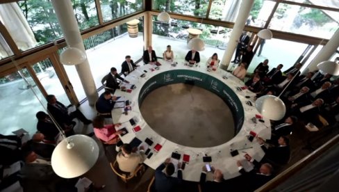 SEZONOM VEĆ ZADOVOLJNI Predstavljeni rezultati na Sednici Vlade na Biogradskoj Gori SEZONOM VEĆ ZADOVOLJNI Predstavljeni rezultati na Sednici Vlade na Biogradskoj Gori