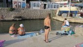 DEČAKA IZ SRBIJE OPEKLE MEDUZE U HERCEG NOVOM: Zabrinjavajuća situacija - nadležni nemaju adekvatnu prvu pomoć (FOTO) DEČAKA IZ SRBIJE OPEKLE MEDUZE U HERCEG NOVOM: Zabrinjavajuća situacija - nadležni nemaju adekvatnu prvu pomoć (FOTO)