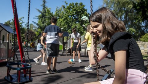 POLOVINI DECE U EVROPI I AZIJI PRETI TOPLOTNI UDAR: Izveštaj UNICEF pod nazivom Pobedite vrućinu POLOVINI DECE U EVROPI I AZIJI PRETI TOPLOTNI UDAR: Izveštaj UNICEF pod nazivom Pobedite vrućinu
