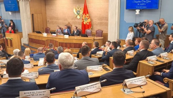 ЦРНОГОРЦИ БИ ХТЕЛИ ДА БИРАЈУ СВОЈ ПОЛ: Неизвесно усвајање закона, посланици су подељени око овог правног акта ЦРНОГОРЦИ БИ ХТЕЛИ ДА БИРАЈУ СВОЈ ПОЛ: Неизвесно усвајање закона, посланици су подељени око овог правног акта