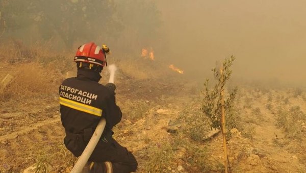 НАШИ ВАТРОГАСЦИ НЕ ДОЗВОЉАВАЈУ ДА СЕ ПОЖАР СПУСТИ КА СЕЛУ Српски хероји раме уз раме за грчким колегама већ девет дана (ВИДЕО) НАШИ ВАТРОГАСЦИ НЕ ДОЗВОЉАВАЈУ ДА СЕ ПОЖАР СПУСТИ КА СЕЛУ Српски хероји раме уз раме за грчким колегама већ девет дана (ВИДЕО)