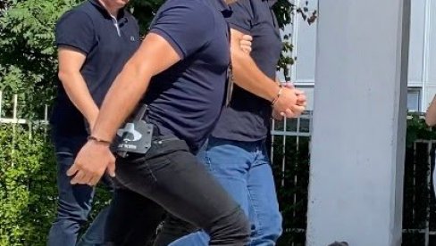OVO SU UHAPŠENI U VELIKOJ AKCIJI POLICIJE U BEOGRADU: Zaposleni u Poreskoj upravi u Zemunu i Voždovcu OVO SU UHAPŠENI U VELIKOJ AKCIJI POLICIJE U BEOGRADU: Zaposleni u Poreskoj upravi u Zemunu i Voždovcu