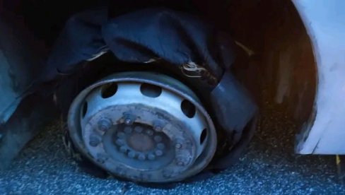 PUTNICI NA LETOVANJE PUTUJU NA SREĆU: Pojedine kompanije u RS šalju stare vozače i neispravna vozila na daleke destinacije PUTNICI NA LETOVANJE PUTUJU NA SREĆU: Pojedine kompanije u RS šalju stare vozače i neispravna vozila na daleke destinacije