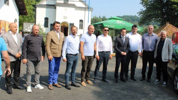 ЛОПАРСКА ВЕЗА ЗА ПРИМЕР: Манифестација Завичај у срцу - сусрети са расејањем ЛОПАРСКА ВЕЗА ЗА ПРИМЕР: Манифестација Завичај у срцу - сусрети са расејањем