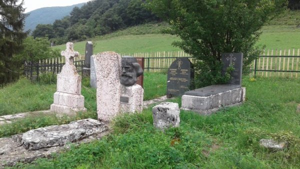 ПРВИ ДИПЛОМАТА ИЗ ВАРОШИ МАЛЕ: Пре 95 година у Беранама преминуо први шеф дипломатије Црне Горе војвода Гавро Вуковић (ФОТО) ПРВИ ДИПЛОМАТА ИЗ ВАРОШИ МАЛЕ: Пре 95 година у Беранама преминуо први шеф дипломатије Црне Горе војвода Гавро Вуковић (ФОТО)