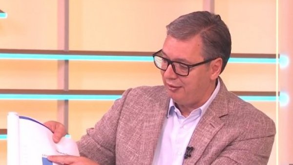ВУЧИЋ НАЈАВИО СЈАЈНЕ ВЕСТИ! Просечна плата у Србији до 2025. биће 1.024 евра ВУЧИЋ НАЈАВИО СЈАЈНЕ ВЕСТИ! Просечна плата у Србији до 2025. биће 1.024 евра