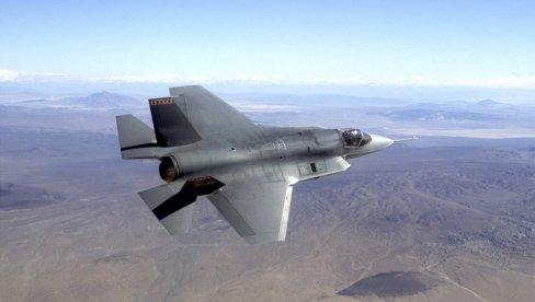 Ф-35 ОБАРАЈУ И ГРОМОВИ: Најскупљи и најсавременији војни авион САД убудуће ће морати да заобилази облаке