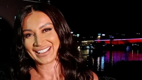 TI NISI BILO KOJA: Poznati pevač bacio u trans Andreanu Čekić, a u sve je umešan i Darko Lazić
