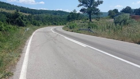 DECA OSTALA BEZ OCA: Prve fotografije sa mesta nesreće na putu Niš-Kuršumlija DECA OSTALA BEZ OCA: Prve fotografije sa mesta nesreće na putu Niš-Kuršumlija