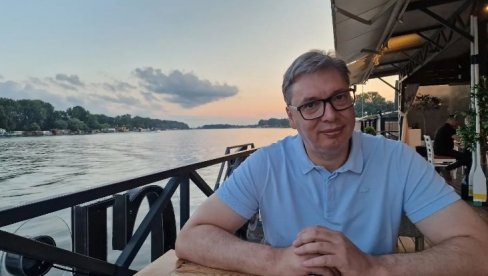 VUČIĆ OBJAVIO SLIKU SA REKE: Dunav je najveći i najmoćniji, možda i najlepši, ali meni je Sava najdraža VUČIĆ OBJAVIO SLIKU SA REKE: Dunav je najveći i najmoćniji, možda i najlepši, ali meni je Sava najdraža