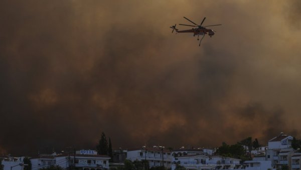 ОПЕТ ЛОШЕ ВЕСТИ ИЗ ГРЧКЕ: Избио пожар на још једном острву, издата наредба за евакуацију, скоро стотину ватрогасаца на терену ОПЕТ ЛОШЕ ВЕСТИ ИЗ ГРЧКЕ: Избио пожар на још једном острву, издата наредба за евакуацију, скоро стотину ватрогасаца на терену