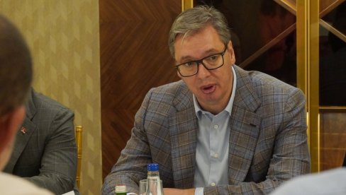 SRBIJU VOLE VIŠE OD SVEGA: Vučić zahvalio ljudima iz Priboja i Pribojske Banje (VIDEO) SRBIJU VOLE VIŠE OD SVEGA: Vučić zahvalio ljudima iz Priboja i Pribojske Banje (VIDEO)