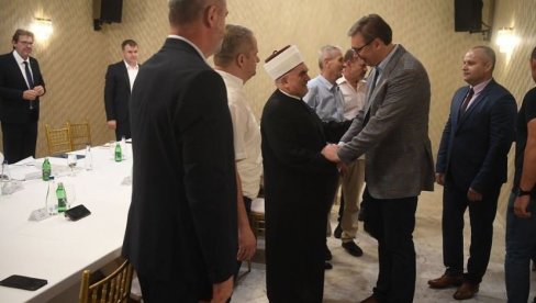 СНАЖНА ПОРУКА ПРЕДСЕДНИКА БОШЊАЦИМА: Срби са њима желе много више од пријатељства (ФОТО) СНАЖНА ПОРУКА ПРЕДСЕДНИКА БОШЊАЦИМА: Срби са њима желе много више од пријатељства (ФОТО)