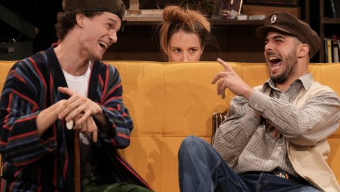 AVGUSTOVSKE PREMIJERE: Četiri nove predstave na letnjoj sceni Beogradskog dramskog pozorišta AVGUSTOVSKE PREMIJERE: Četiri nove predstave na letnjoj sceni Beogradskog dramskog pozorišta