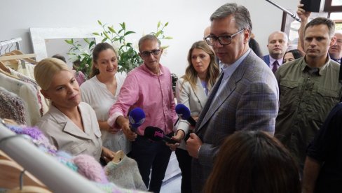 ZA BEOGRAD NE BRINEM Vučić: Važno mi je da podignemo centralnu Srbiju i Vojvodinu ZA BEOGRAD NE BRINEM Vučić: Važno mi je da podignemo centralnu Srbiju i Vojvodinu