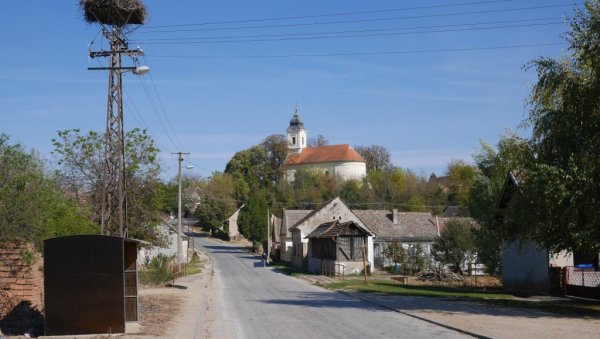 ШПАНЦИ ЋЕ СПОЈИТИ СРЕМ И БАЧКУ: До краја године очекује се уговор о градњи моста преко Дунава између Нештина и Бачке Паланке ШПАНЦИ ЋЕ СПОЈИТИ СРЕМ И БАЧКУ: До краја године очекује се уговор о градњи моста преко Дунава између Нештина и Бачке Паланке