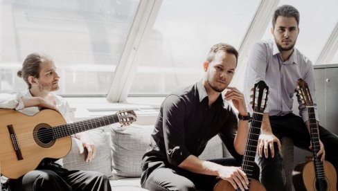 GITARSKI TRIO U AMFITEATRU: Koncert pod otvorenim nebom u Zrenjaninu GITARSKI TRIO U AMFITEATRU: Koncert pod otvorenim nebom u Zrenjaninu