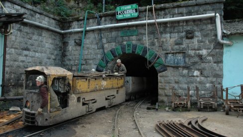 I DAME RUDARI NAŠE SU BLAGO: Sa udarnicima i udarnicama velikog srca, danas, na njihov dan, u njihovoj Resavici  (FOTO)