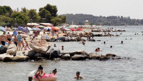 KOMŠO, HVALA NA SPASENOM LJUDSKOM ŽIVOTU: Srpski turisti proživeli pravu dramu na plaži u Grčkoj, tragedija izbegnuta za dlaku