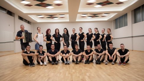 ТРАДИЦИЈА НА ДРУГАЧИЈИ НАЧИН: Kултурно-уметничко друштво „Филигран“ у Јагодини изазвало велико интересовање ТРАДИЦИЈА НА ДРУГАЧИЈИ НАЧИН: Kултурно-уметничко друштво „Филигран“ у Јагодини изазвало велико интересовање