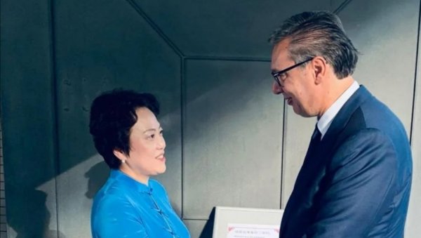 КАДА ИСПРАЋАМО ИСКРЕНЕ ПРИЈАТЕЉЕ СРБИЈЕ ТО РАДИМО СА СЕТОМ И ПОНОСОМ Председник Вучић на опроштајном пријему у част Чен Бо(ФОТО) КАДА ИСПРАЋАМО ИСКРЕНЕ ПРИЈАТЕЉЕ СРБИЈЕ ТО РАДИМО СА СЕТОМ И ПОНОСОМ Председник Вучић на опроштајном пријему у част Чен Бо(ФОТО)