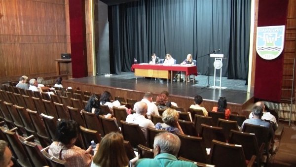 ЗАСЕДАЛА ПАРАЋИНСКА СКУПШТИНА: Изгласан ребаланс и све остале тачке (ФОТО) ЗАСЕДАЛА ПАРАЋИНСКА СКУПШТИНА: Изгласан ребаланс и све остале тачке (ФОТО)