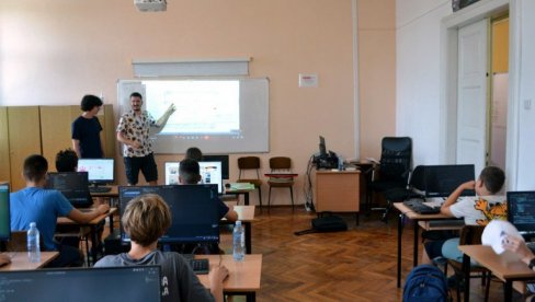 LETNJA ŠKOLA PROGRAMIRANJA: Okupili 100 talenata LETNJA ŠKOLA PROGRAMIRANJA: Okupili 100 talenata