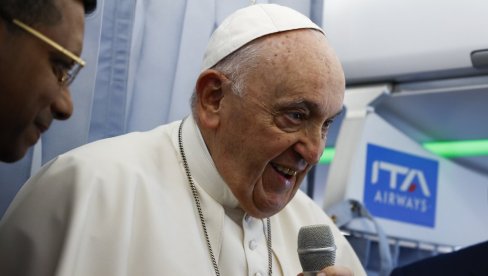 PAPA FRANJA STIGAO U PORTUGAL: Obećao da će prodrmati stvari u Katoličkoj crkvi PAPA FRANJA STIGAO U PORTUGAL: Obećao da će prodrmati stvari u Katoličkoj crkvi