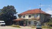 ОБДУКЦИЈА РАСВЕТЉАВА НЕСВАКИДАШЊУ ТРАГЕДИЈУ: Мистериозна смрт ловца у селу Разгојна у околини Лесковца