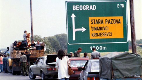 НЕПРЕГЛЕДНА ИЗБЈЕГЛИЧКА КОЛОНА ТУГЕ, ПАТЊЕ И БОЛА: Тужна сећања очевидаца – „Плакали смо сатима јер нисмо знали како да им помогнемо“ НЕПРЕГЛЕДНА ИЗБЈЕГЛИЧКА КОЛОНА ТУГЕ, ПАТЊЕ И БОЛА: Тужна сећања очевидаца – „Плакали смо сатима јер нисмо знали како да им помогнемо“