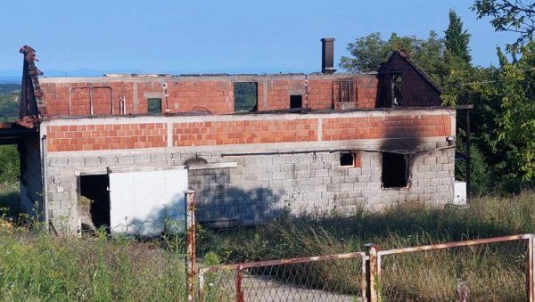 ОВАКО ИЗГЛЕДА ВИКЕНДИЦА МАСОВНОГ УБИЦЕ ИЗ МЛАДЕНОВЦА НАКОН ВАТРЕНЕ СТИХИЈЕ: После пожара остали само црни зидови (ВИДЕО, ФОТО) ОВАКО ИЗГЛЕДА ВИКЕНДИЦА МАСОВНОГ УБИЦЕ ИЗ МЛАДЕНОВЦА НАКОН ВАТРЕНЕ СТИХИЈЕ: После пожара остали само црни зидови (ВИДЕО, ФОТО)