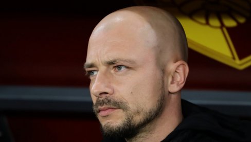 BRUKA I SRAMOTA! Odrekao se imena i Srbije, zamenio legendu Partizana, pa napravio neviđeni haos BRUKA I SRAMOTA! Odrekao se imena i Srbije, zamenio legendu Partizana, pa napravio neviđeni haos