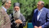 НОВОСТИ САЗНАЈУ Вучић, Додик и патријарх Порфирије у манастиру: Без камера, очи у очи, о најважнијим националним питањима