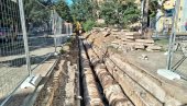 OBNAVLJAJU TOPLOVODNU MREŽU: Majstori rekonstruišu cevi širom Obrenovca (FOTO) OBNAVLJAJU TOPLOVODNU MREŽU: Majstori rekonstruišu cevi širom Obrenovca (FOTO)