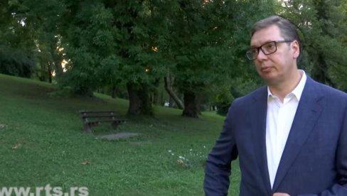 НАША ПОЛИТИКА ЈЕ САМОСТАЛНА, НЕЗАВИСНА СРБИЈА Председник поручио - Нећу да дозволим да Србија упадне у вртлог лудила и једних и других НАША ПОЛИТИКА ЈЕ САМОСТАЛНА, НЕЗАВИСНА СРБИЈА Председник поручио - Нећу да дозволим да Србија упадне у вртлог лудила и једних и других