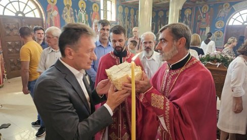 POMAŽU S LJUBAVLJU: Slava ugljevičkog Kola srpskih sestara POMAŽU S LJUBAVLJU: Slava ugljevičkog Kola srpskih sestara