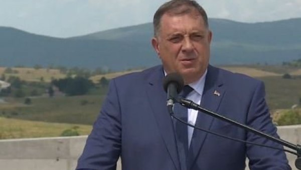 ДОДИК: Претходни су крили страдања Срба да се не би замерали другима, све се променило доласком Вучића (ВИДЕО) ДОДИК: Претходни су крили страдања Срба да се не би замерали другима, све се променило доласком Вучића (ВИДЕО)