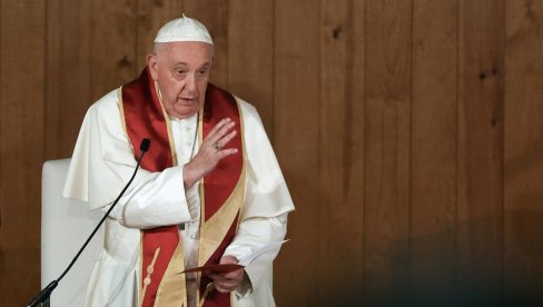 ЉУДСКА КАТАСТРОФА И ПОРАЗ ЧОВЕЧАНСТВА: Папа Фрања позвао на поштовање цивила у зонама где букте оружани сукоби
