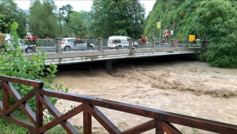 U SLOVENIJI NA SNAZI CRVENI METEOALARM: Sastaje se Savet za nacionalnu bezbednost, nuklearna elektrana trenutno stabilna