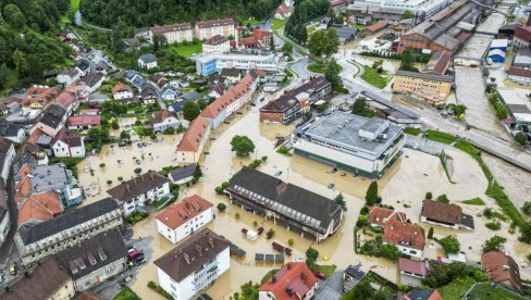 POSLE VELIKOG NEVREMENA I POPLAVA: Sloveniji poslata humanitarna pomoć iz više zemalja