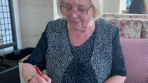 „PLAKALA SAM KAO DEVOJČICE IZ KOLONE, GLASNO I BEZ STIDA“: Književnica Sava Guslov Marčeta nikad ne zaboravlja najtužnije putovanje života „PLAKALA SAM KAO DEVOJČICE IZ KOLONE, GLASNO I BEZ STIDA“: Književnica Sava Guslov Marčeta nikad ne zaboravlja najtužnije putovanje života