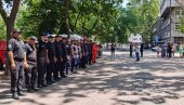 SPREMATE SE ZA BITKU, JER DOLAZI POŽAR ŠIROK JEDAN KILOMETAR Srpski vatrogasci se posle 10 dana borbe spasili naselje od 40 kuća (FOTO)