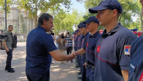 NAŠI HEROJI SE VRATILI IZ GRČKE: Vatrogasno-spasilački tim uspešno obavio misiju gašenja požara (FOTO/VIDEO)