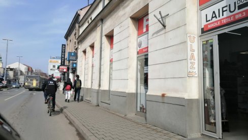 SLOVENIJA UVODI POREZ ZA BANKE: Dodatnim oporezovanjem finansiraće se obnova zemlje SLOVENIJA UVODI POREZ ZA BANKE: Dodatnim oporezovanjem finansiraće se obnova zemlje