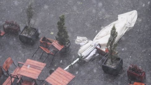 VREO TALAS PREKINUĆE PLJUSKOVI: U ove delove Srbije stiže zahlađenje, evo kada se očekuju padavine VREO TALAS PREKINUĆE PLJUSKOVI: U ove delove Srbije stiže zahlađenje, evo kada se očekuju padavine