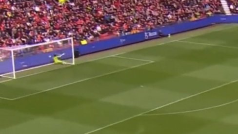 NA DEBIJU ZA JUNAJTED PRIMIO GOL SA CENTRA: Ovo je novi golman giganta iz Mančestera, plaćen je 55 miliona evra (VIDEO) NA DEBIJU ZA JUNAJTED PRIMIO GOL SA CENTRA: Ovo je novi golman giganta iz Mančestera, plaćen je 55 miliona evra (VIDEO)
